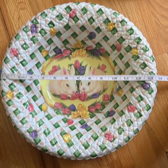 Vintage Bunny lattice serving bowls - quantity 3 - hard plastic - 13 1/2" diam. - Picture 3 of 4